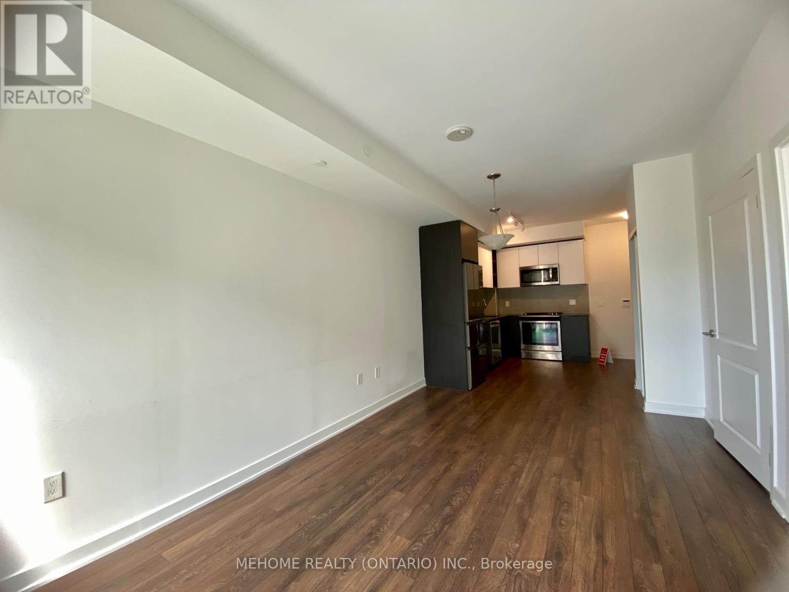 Photo 5 of 710 100 Eagle Rock Way, Vaughan ON