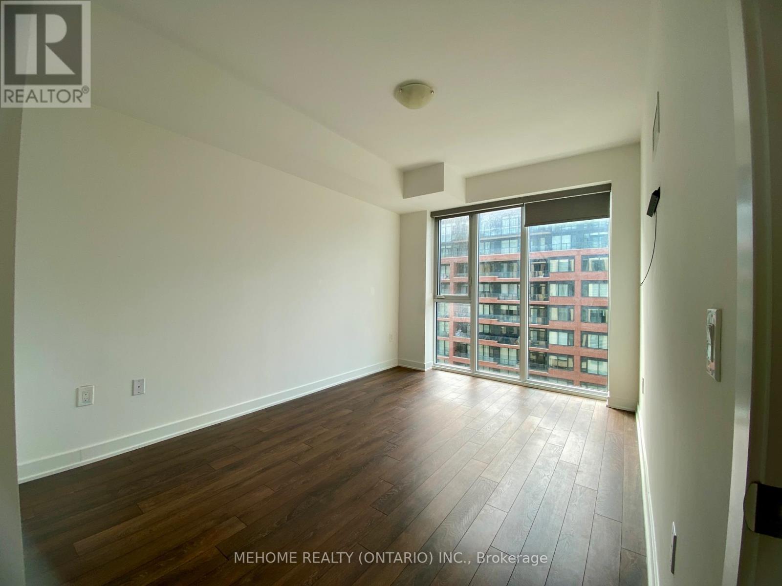 Photo 6 of 710 100 Eagle Rock Way, Vaughan ON