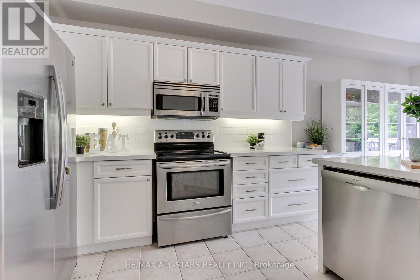 Photo 12 of 20 James Ratcliff Avenue, Whitchurchstouffville ON