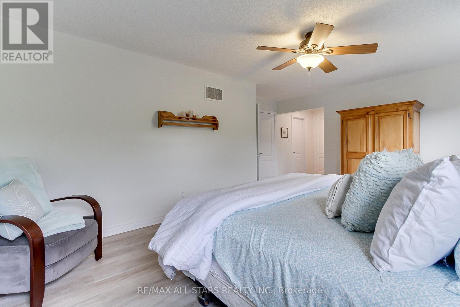 Photo 24 of 20 James Ratcliff Avenue, Whitchurchstouffville ON