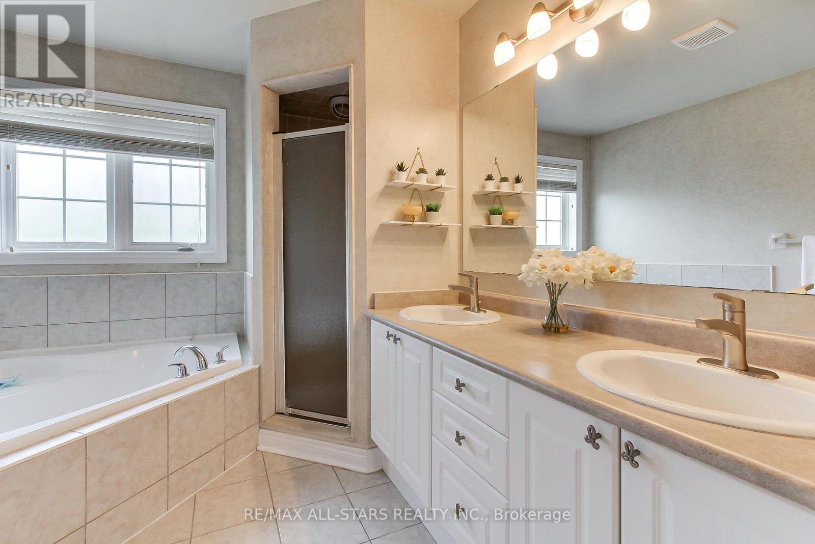 Photo 25 of 20 James Ratcliff Avenue, Whitchurchstouffville ON