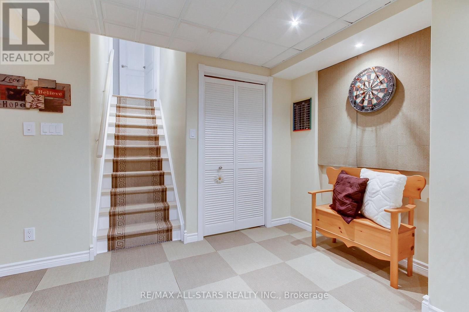 Photo 32 of 20 James Ratcliff Avenue, Whitchurchstouffville ON