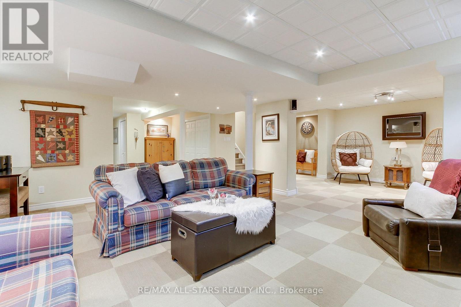 Photo 36 of 20 James Ratcliff Avenue, Whitchurchstouffville ON
