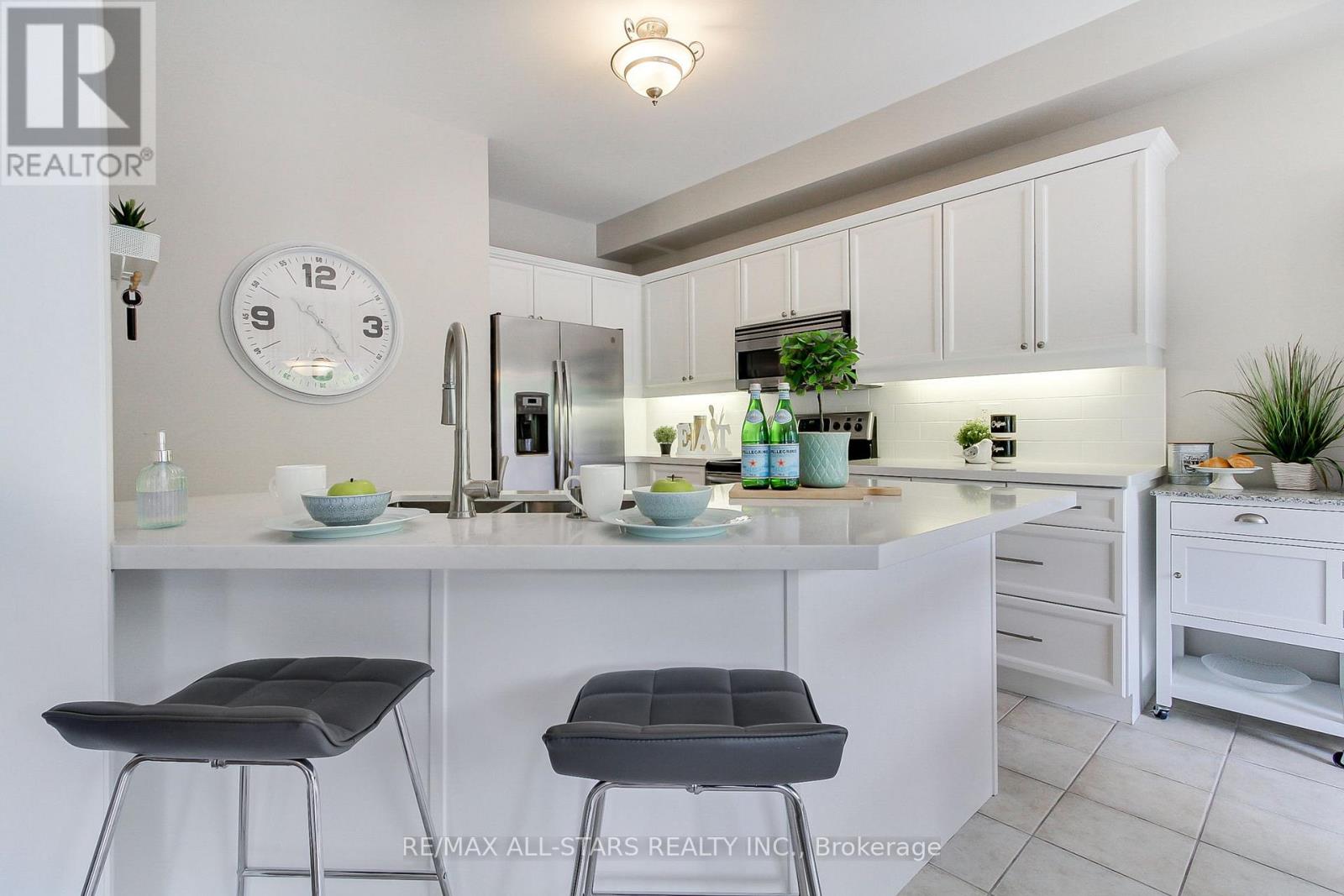 Photo 9 of 20 James Ratcliff Avenue, Whitchurchstouffville ON