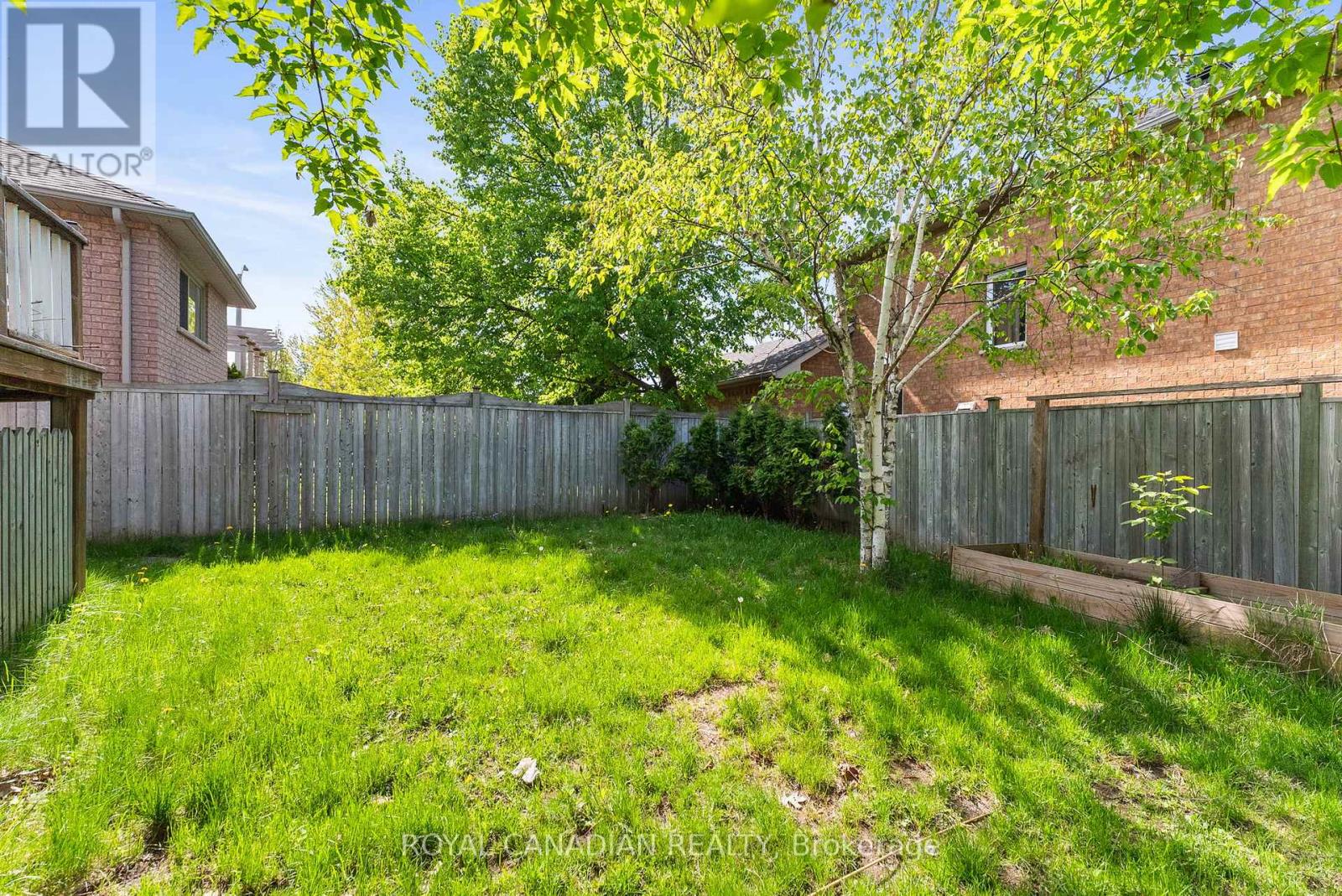 Photo 43 of 60 Crimson Ridge Road, Barrie ON