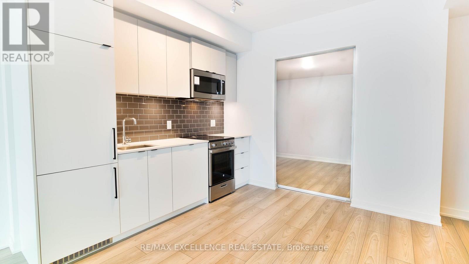 Photo 2 of 927 285 Dufferin Street, Toronto ON