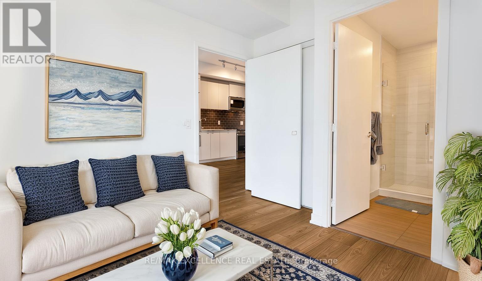 Photo 6 of 927 285 Dufferin Street, Toronto ON