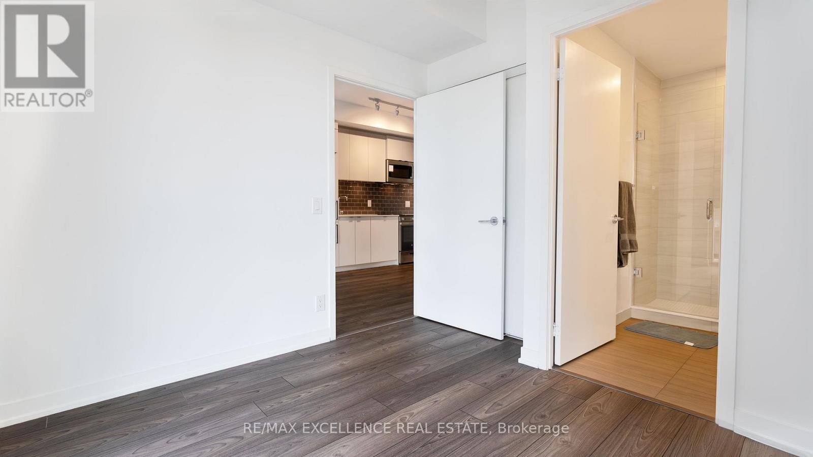 Photo 9 of 927 285 Dufferin Street, Toronto ON