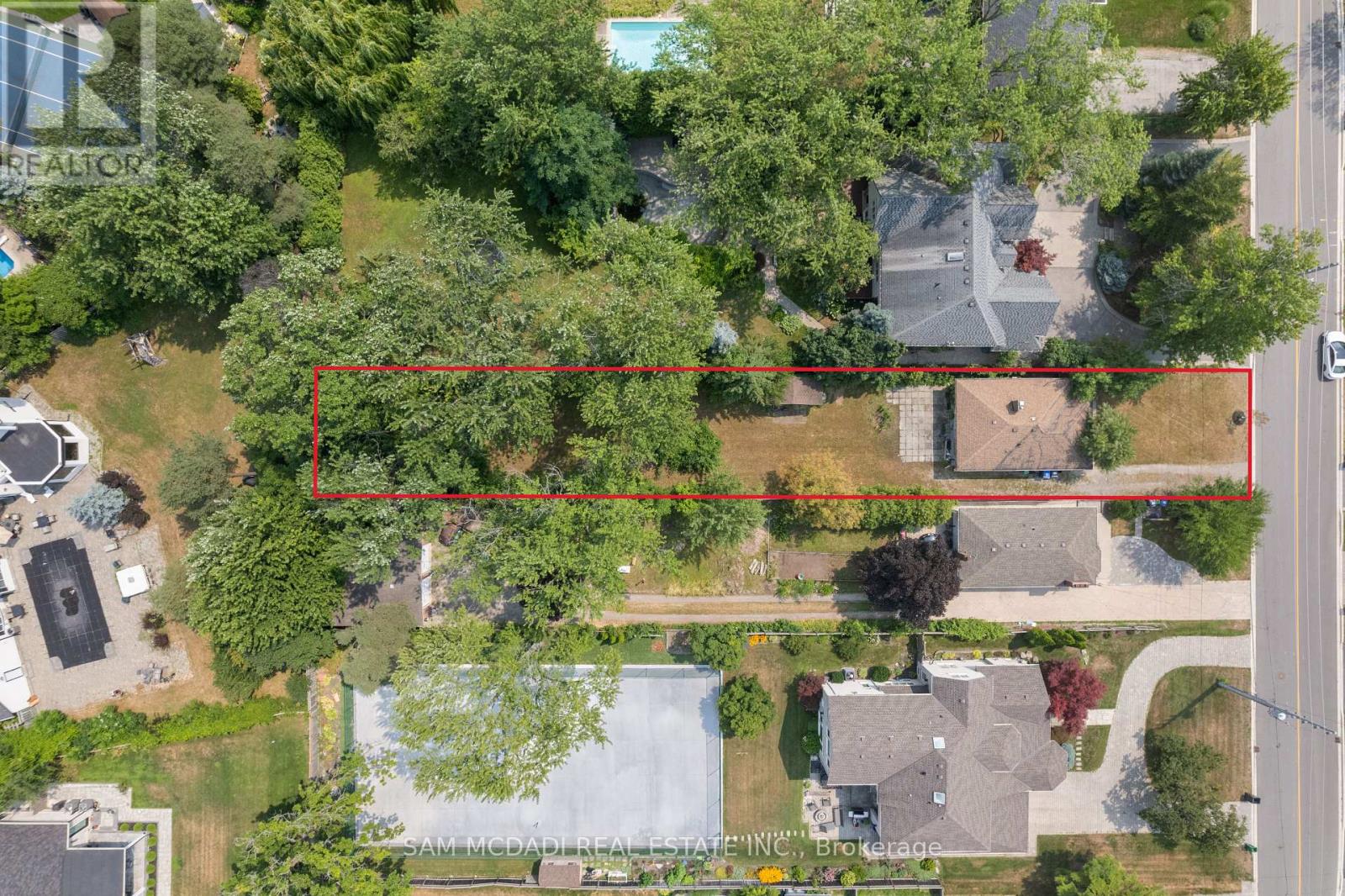 Photo 2 of 1503 Indian Grove, Mississauga ON