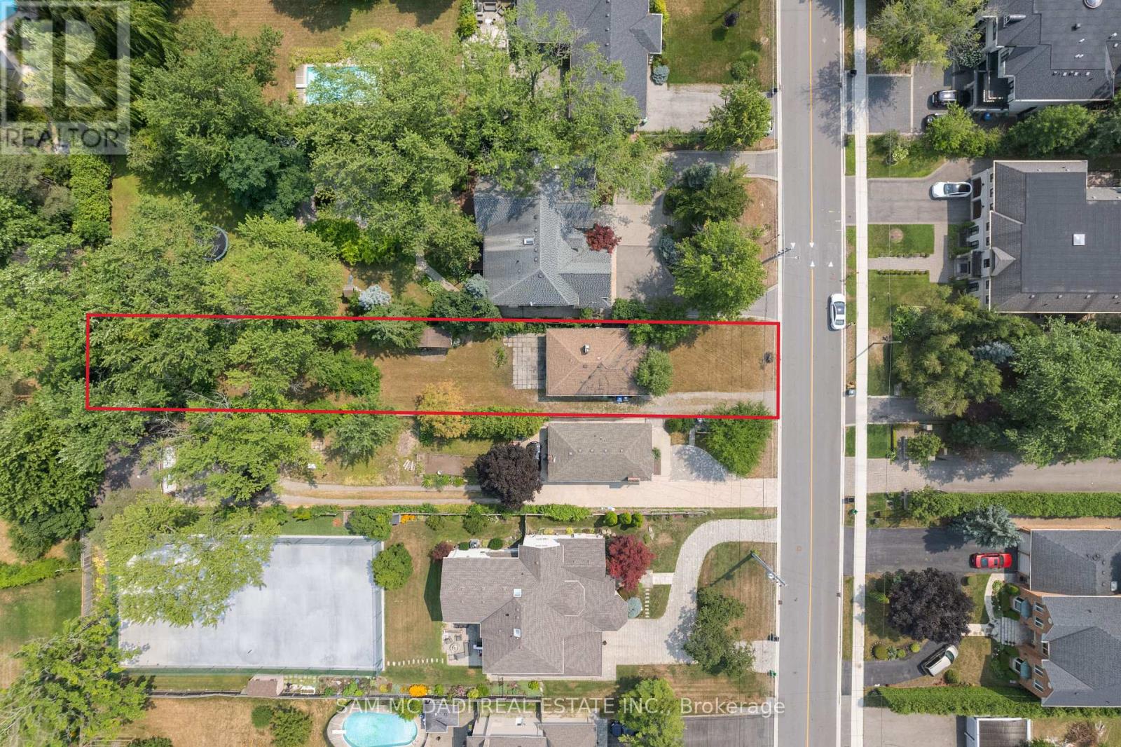 Photo 3 of 1503 Indian Grove, Mississauga ON