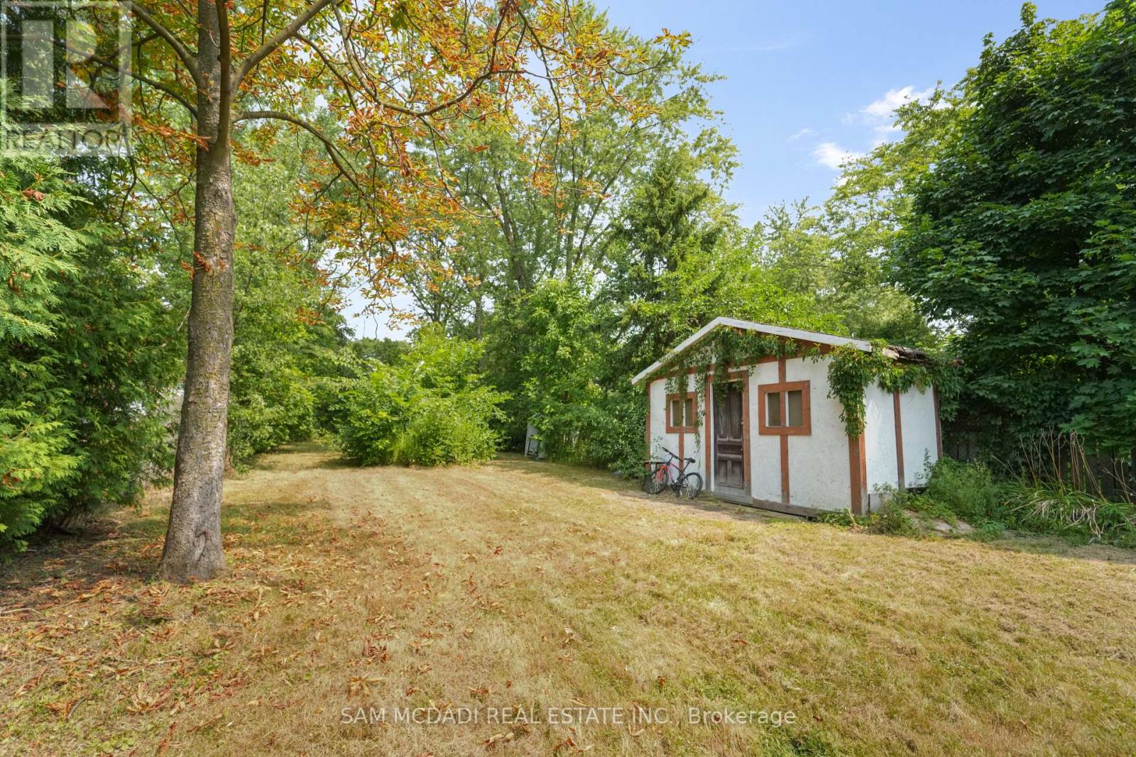Photo 8 of 1503 Indian Grove, Mississauga ON