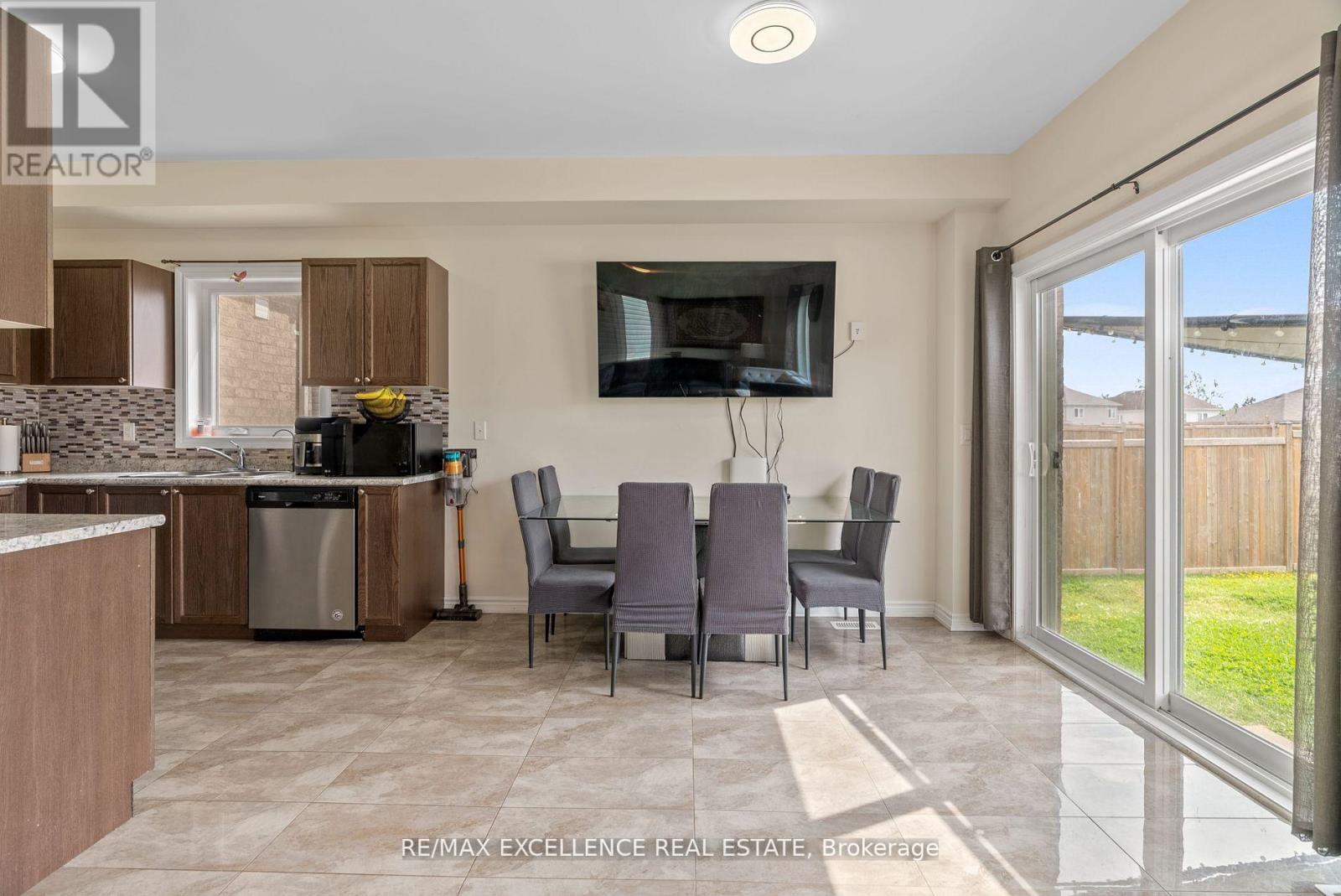 Photo 12 of 40 Todd Crescent, Southgate ON