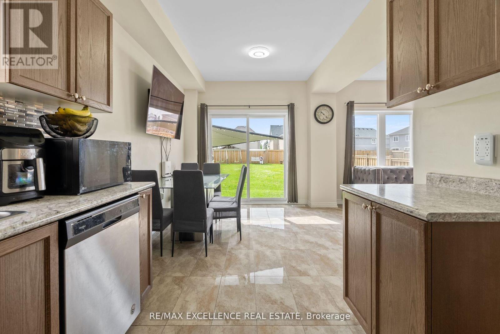Photo 14 of 40 Todd Crescent, Southgate ON