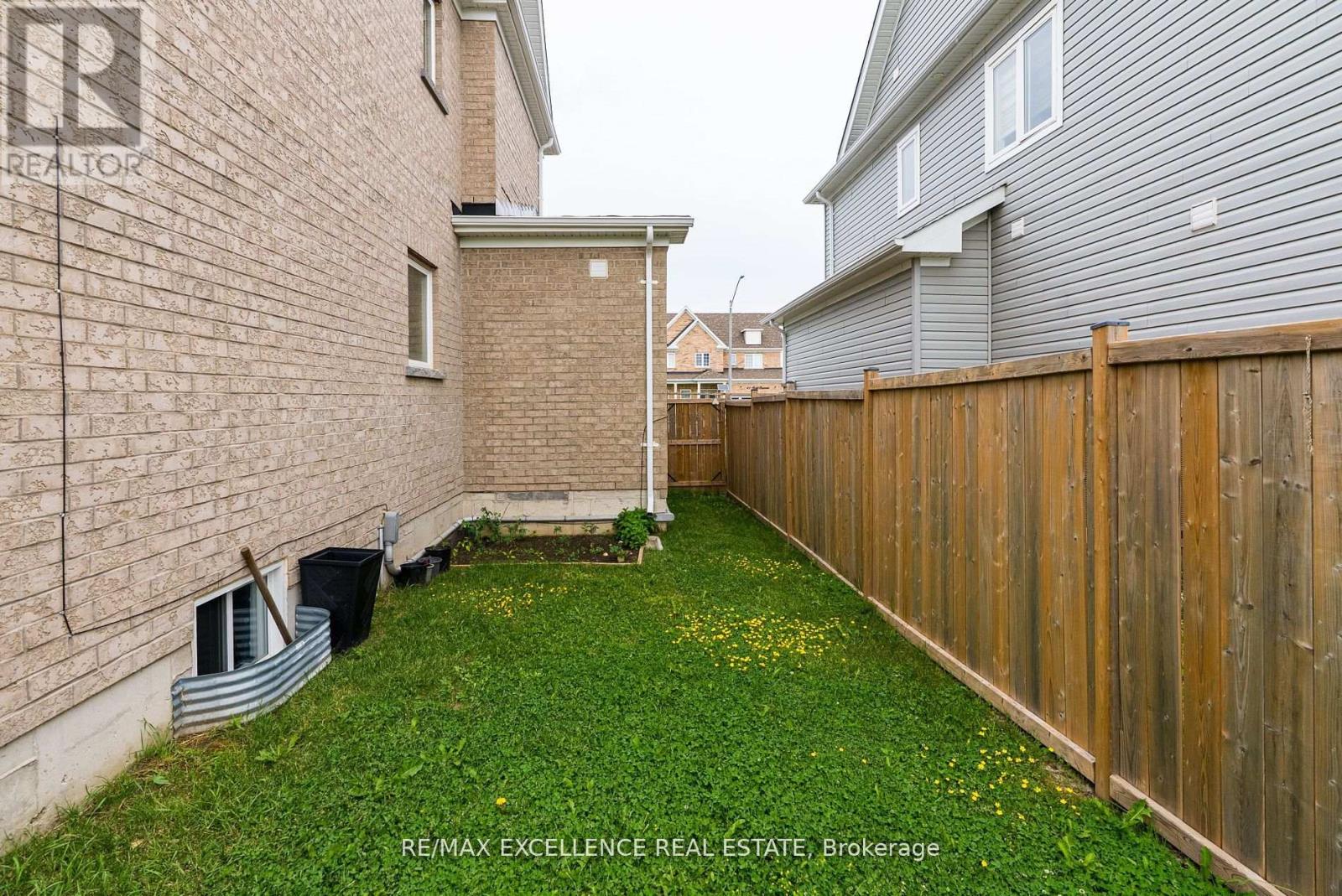 Photo 25 of 40 Todd Crescent, Southgate ON
