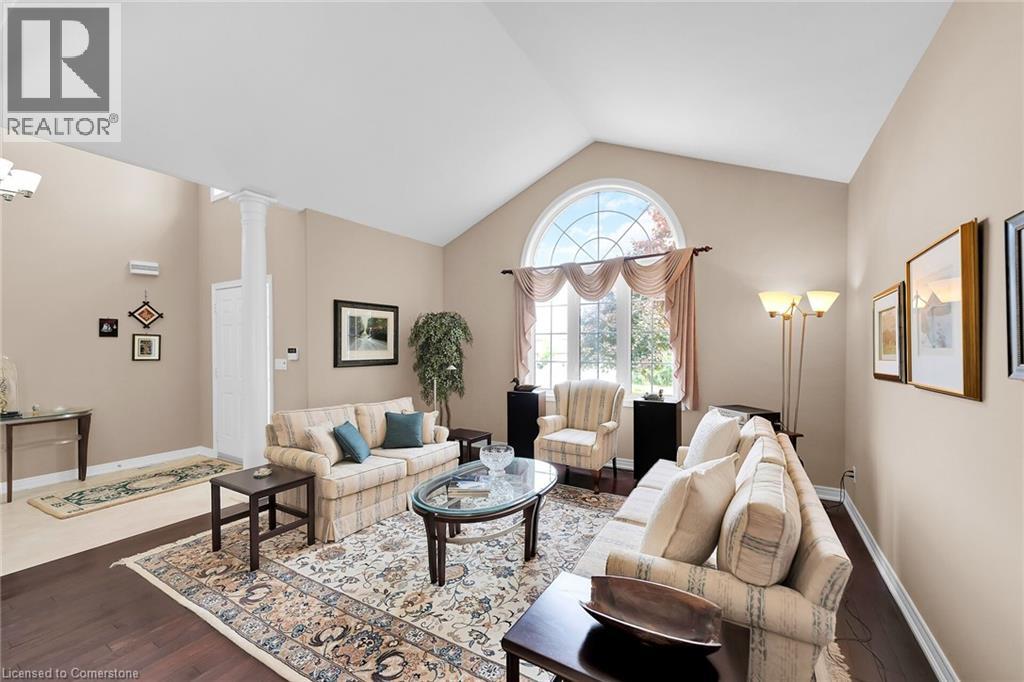 Photo 11 of 19 Bell Avenue, Grimsby ON