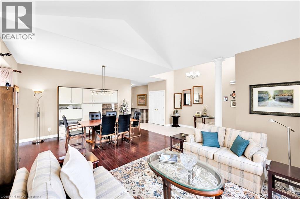 Photo 12 of 19 Bell Avenue, Grimsby ON