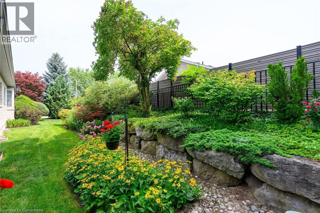 Photo 6 of 19 Bell Avenue, Grimsby ON