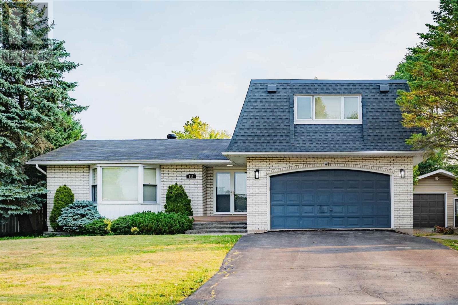 Photo 1 of 117 Plaintree Dr, Sault Ste Marie ON