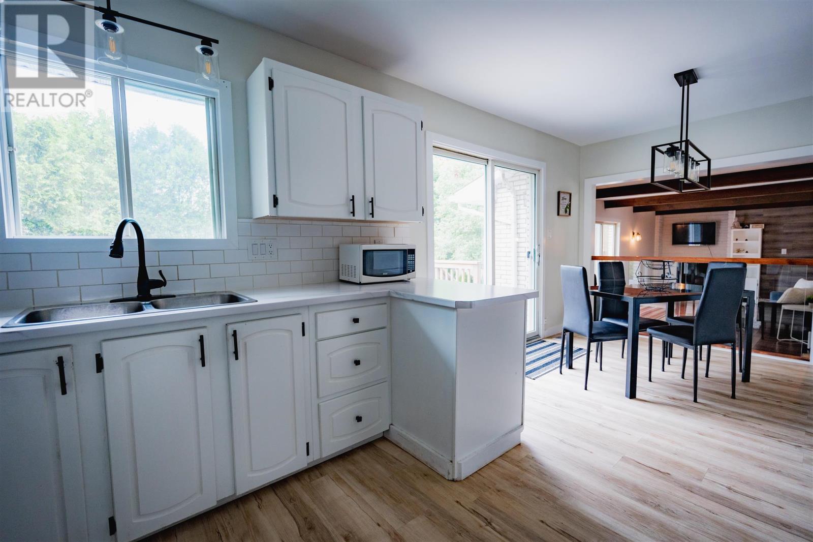 Photo 10 of 117 Plaintree Dr, Sault Ste Marie ON
