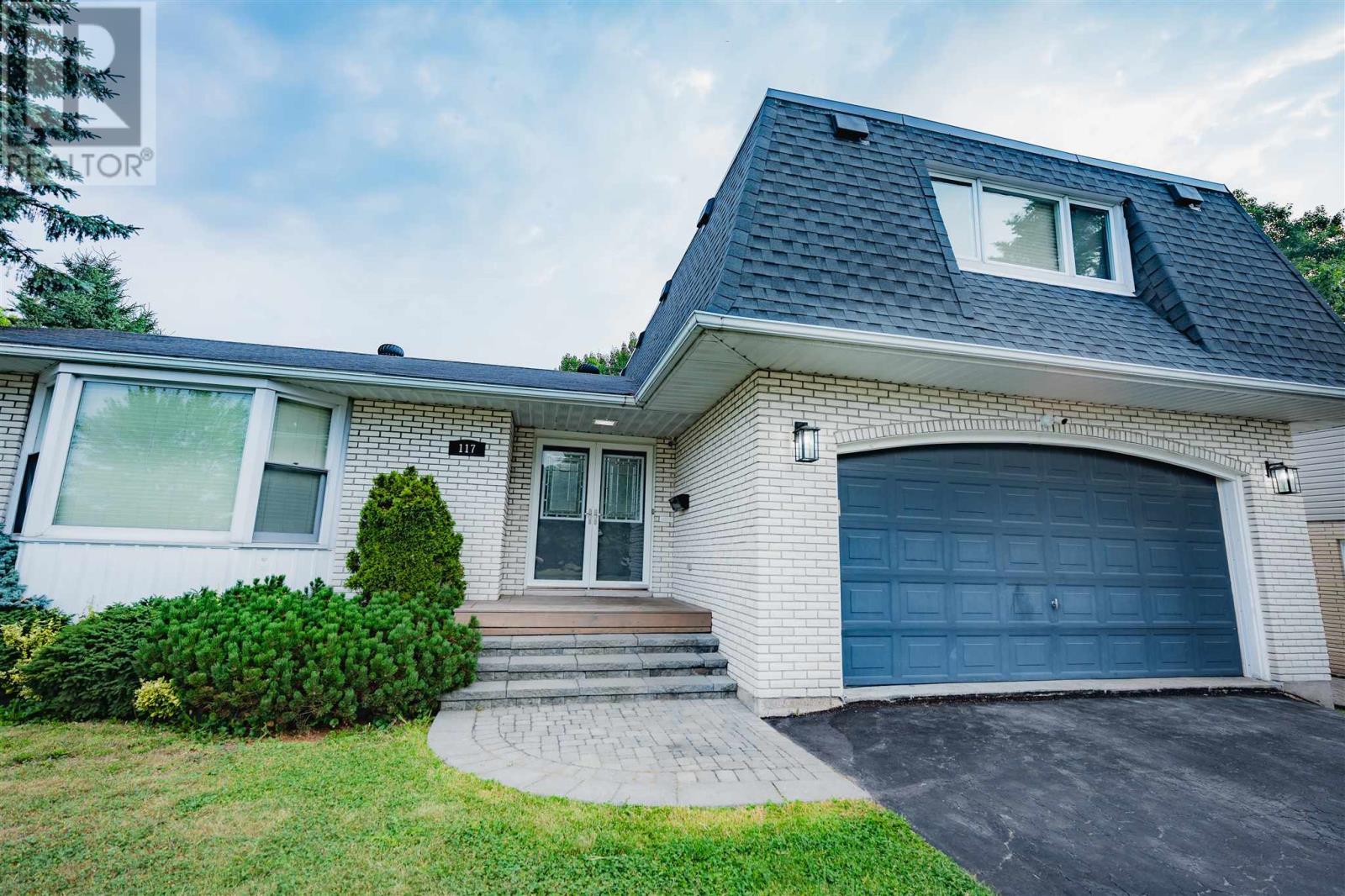 Photo 2 of 117 Plaintree Dr, Sault Ste Marie ON