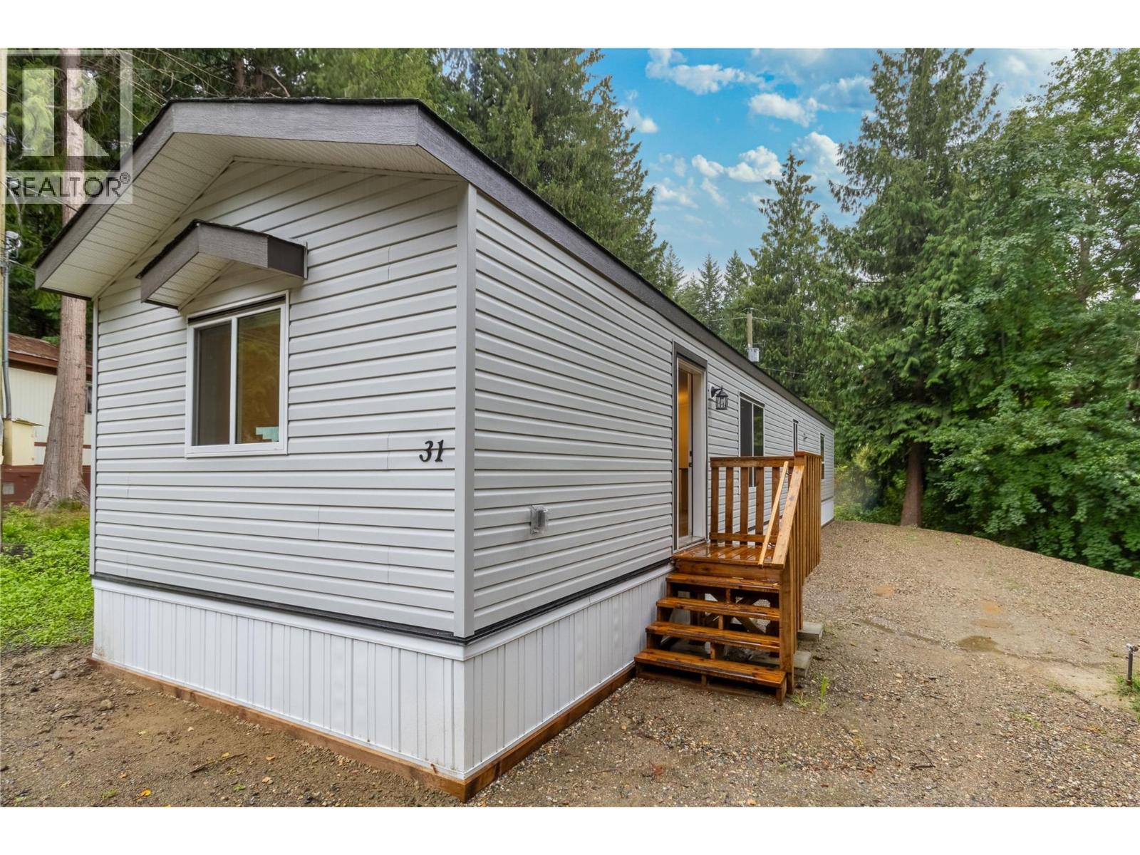 31 5161 63rd Avenue Northeast, Salmon Arm