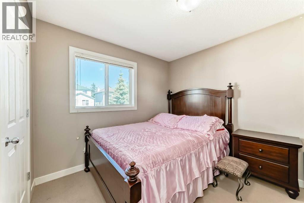Single Family House for Sale in  Everstone Drive SW Evergreen Calgary 
