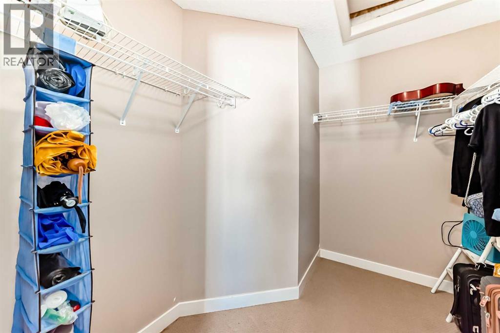 Single Family House for Sale in  Everstone Drive SW Evergreen Calgary 