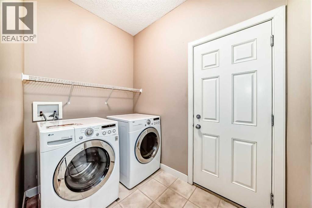 Single Family House for Sale in  Everstone Drive SW Evergreen Calgary 