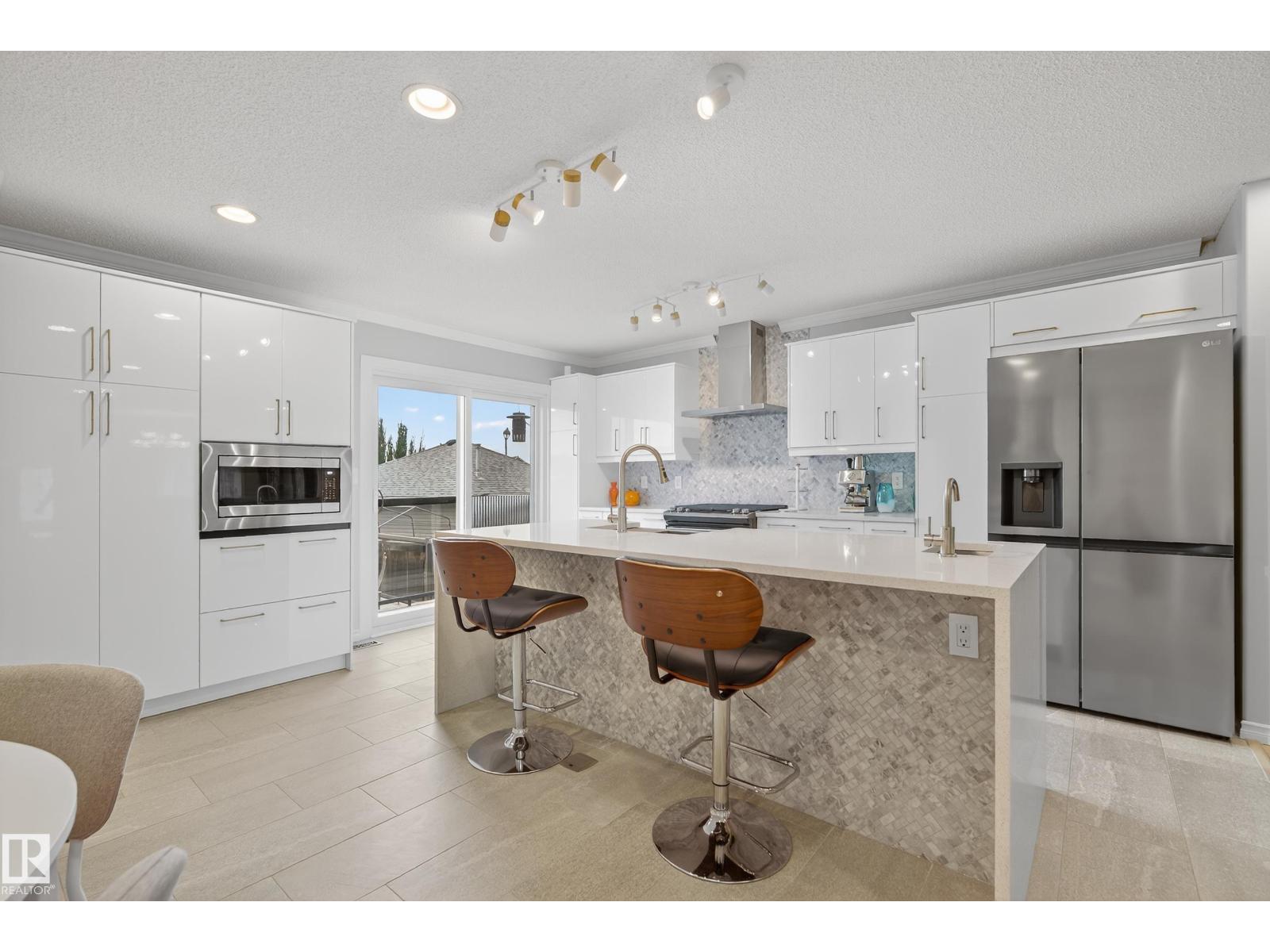 Photo 10 of 8 Chaplin Ln, Sherwood Park AB