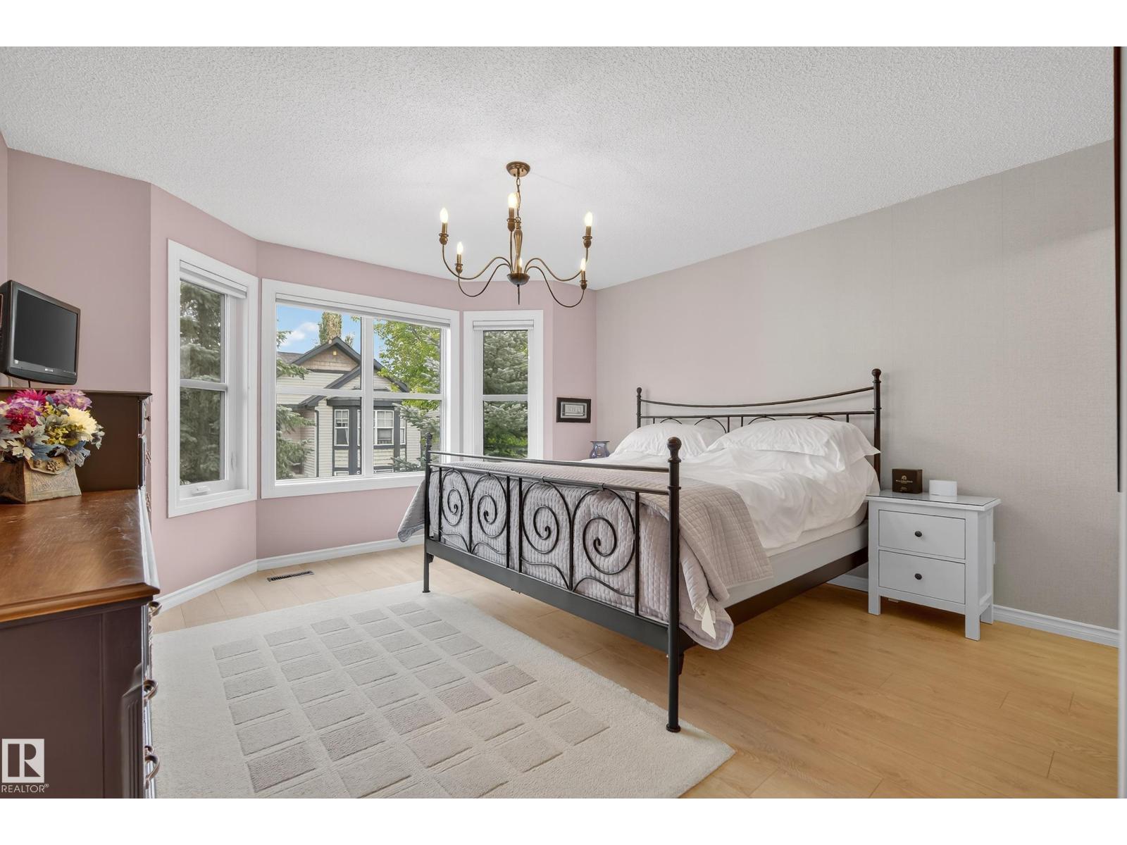 Photo 19 of 8 Chaplin Ln, Sherwood Park AB