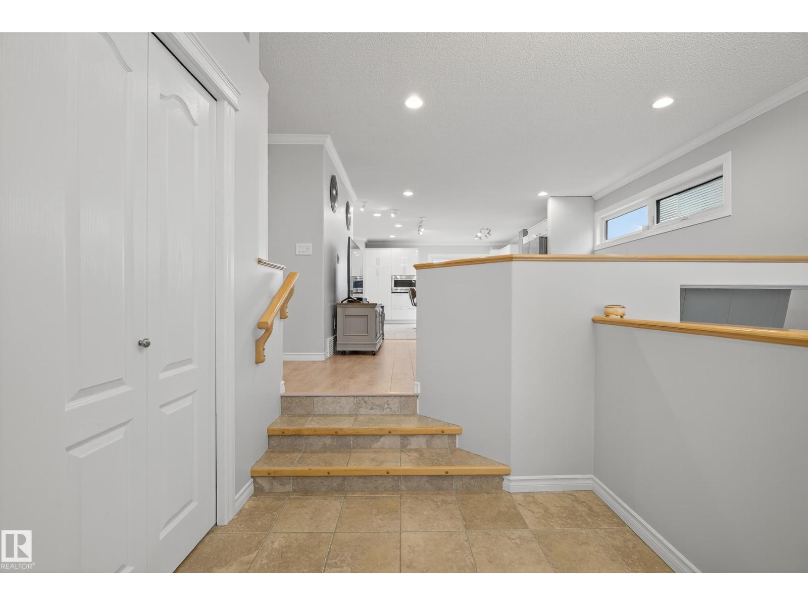 Photo 2 of 8 Chaplin Ln, Sherwood Park AB