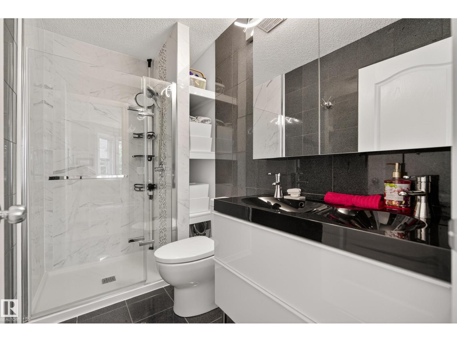 Photo 23 of 8 Chaplin Ln, Sherwood Park AB