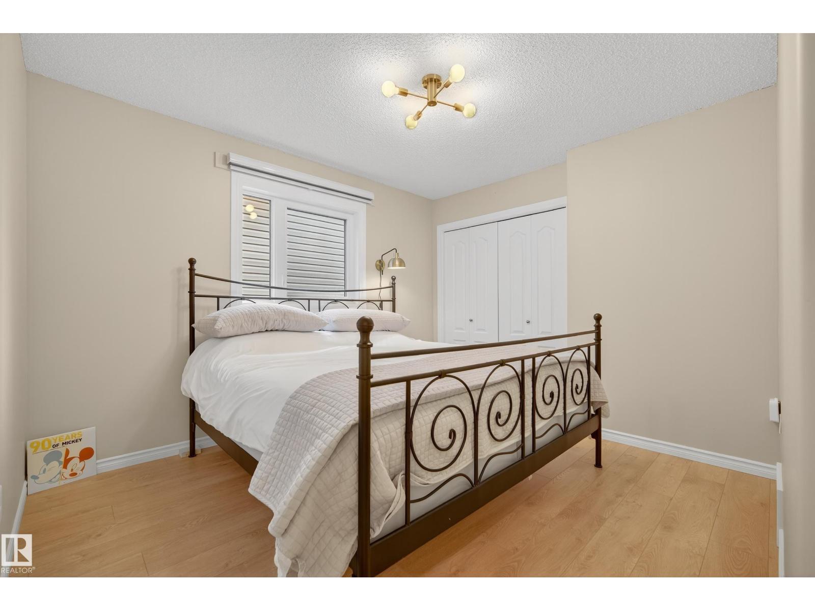 Photo 25 of 8 Chaplin Ln, Sherwood Park AB