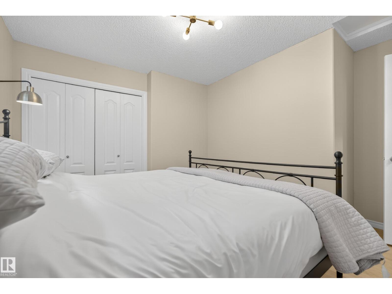 Photo 26 of 8 Chaplin Ln, Sherwood Park AB