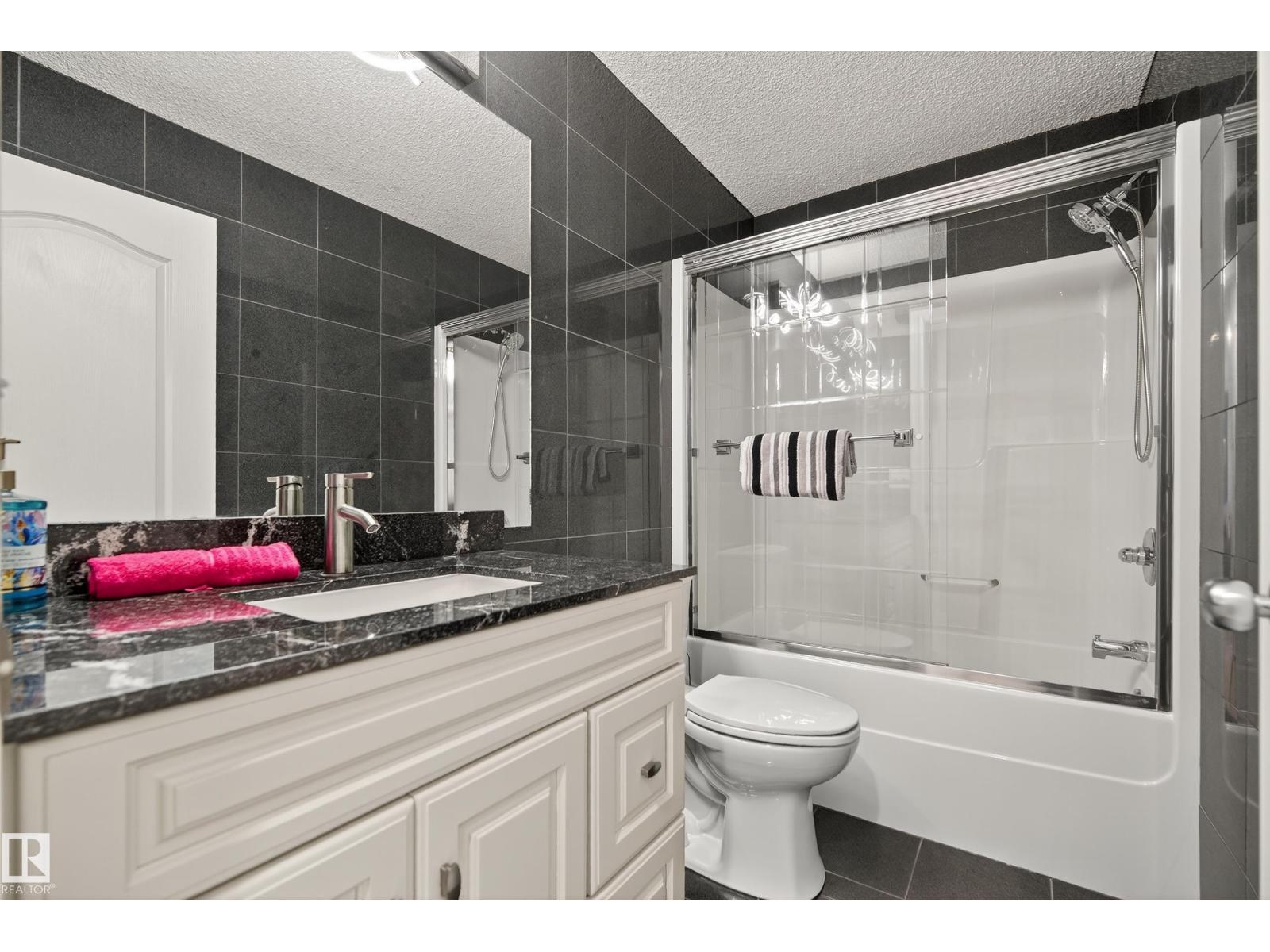 Photo 27 of 8 Chaplin Ln, Sherwood Park AB