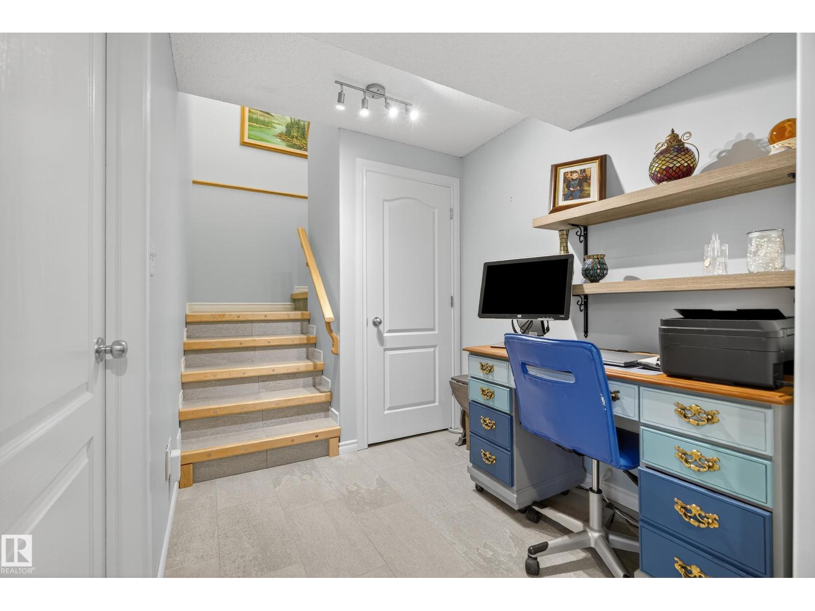 Photo 32 of 8 Chaplin Ln, Sherwood Park AB