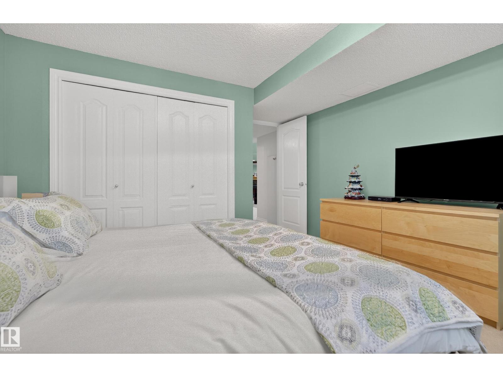 Photo 39 of 8 Chaplin Ln, Sherwood Park AB