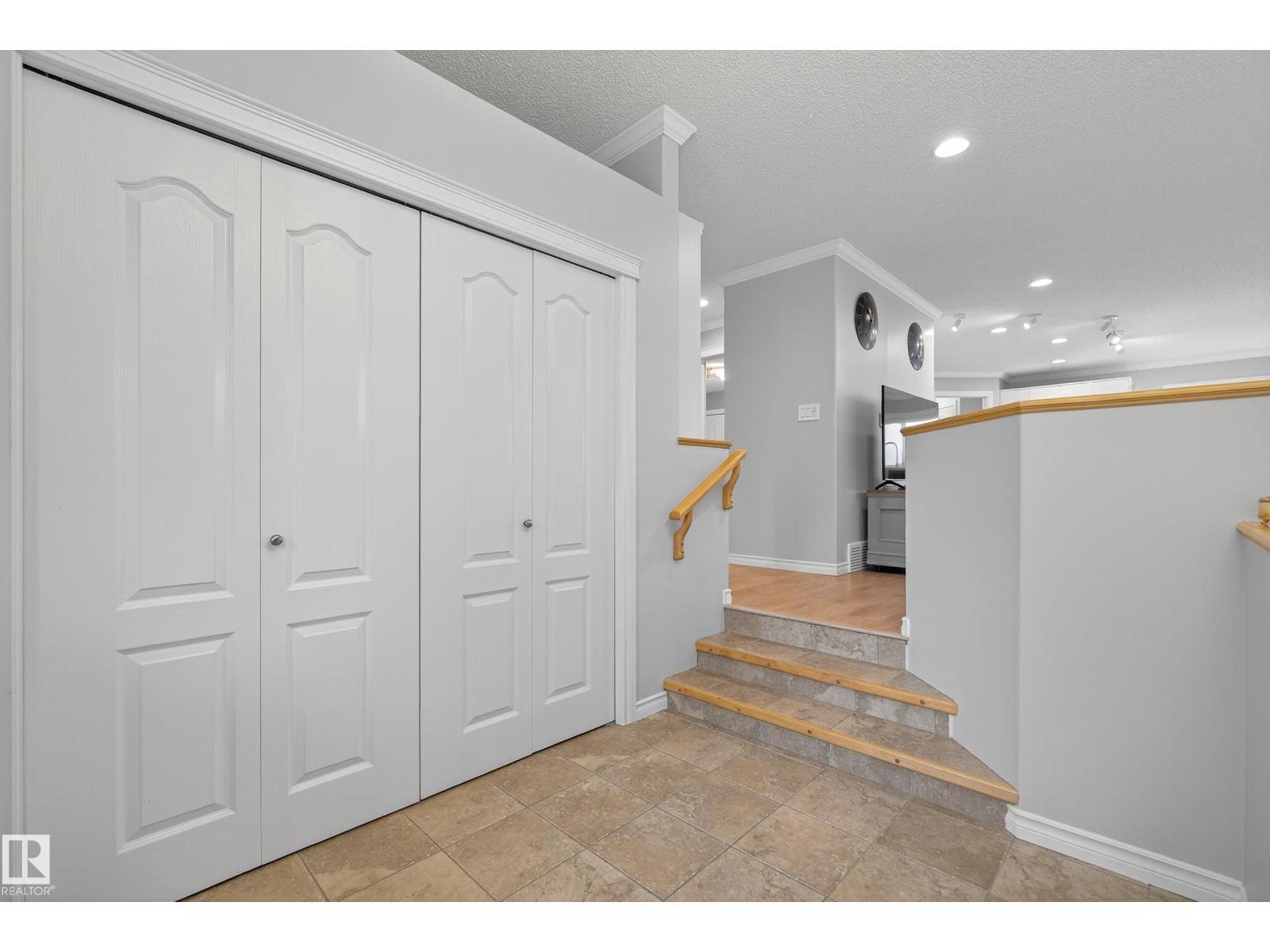 Photo 4 of 8 Chaplin Ln, Sherwood Park AB