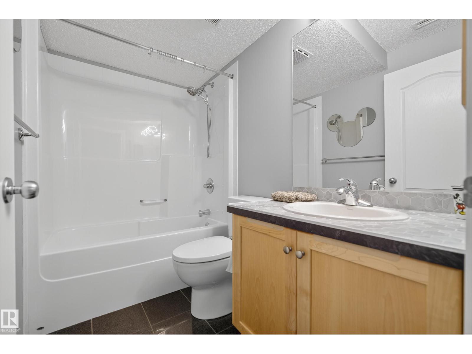Photo 42 of 8 Chaplin Ln, Sherwood Park AB