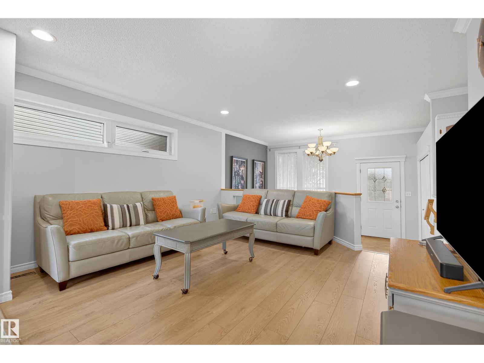 Photo 9 of 8 Chaplin Ln, Sherwood Park AB