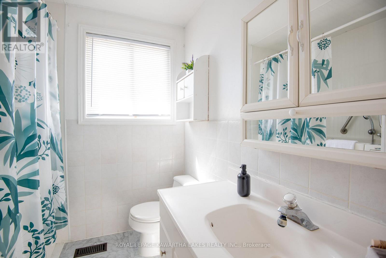 Photo 12 of 85 Thomas Drive, Kawartha Lakes ON