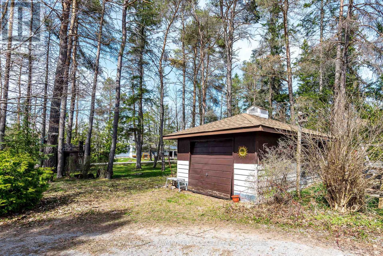 Photo 18 of 85 Thomas Drive, Kawartha Lakes ON