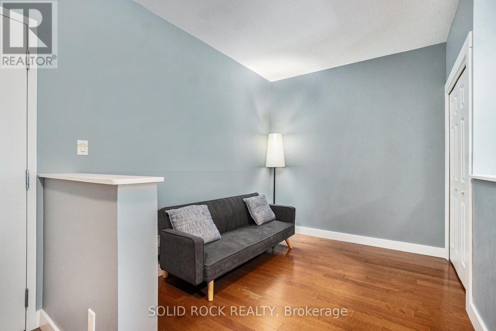 Photo 4 of 202 134 York Street, Ottawa ON