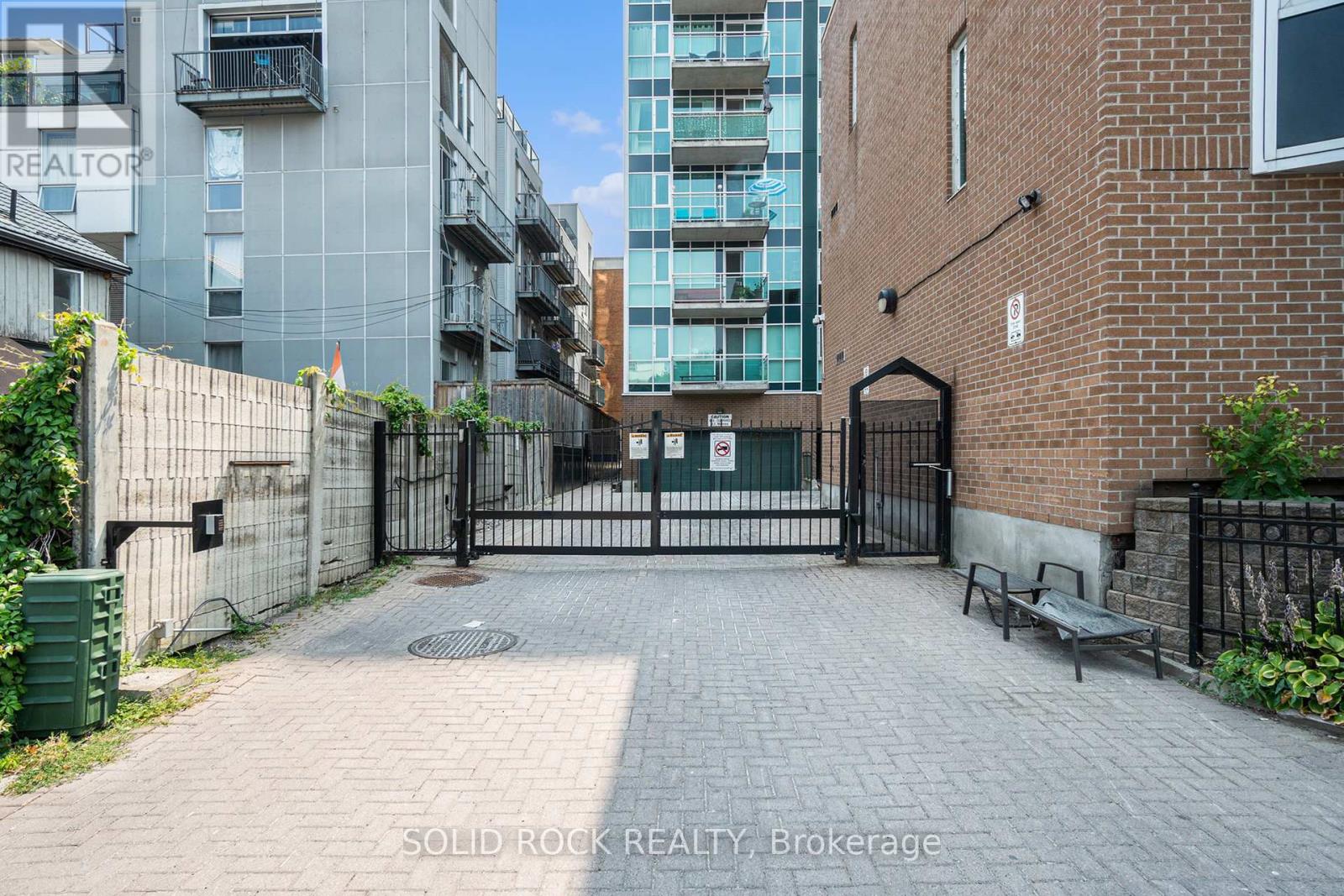 Photo 8 of 202 134 York Street, Ottawa ON
