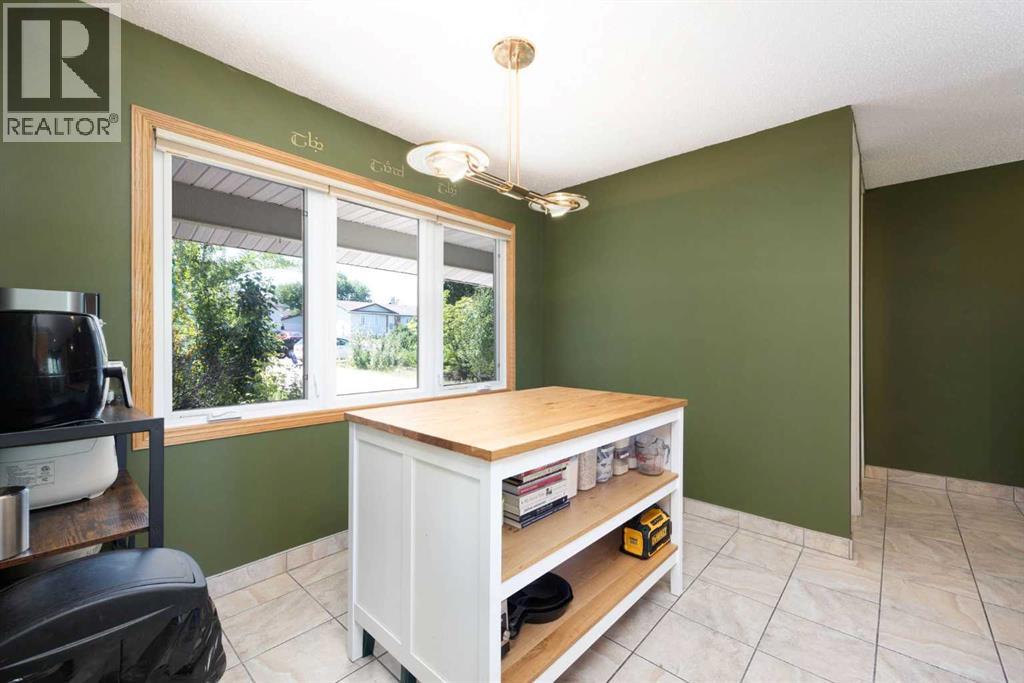 Photo 15 of 108 Romar Street, Fort Mcmurray AB