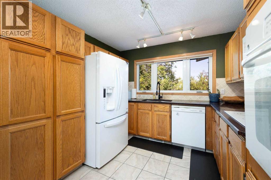Photo 14 of 108 Romar Street, Fort Mcmurray AB