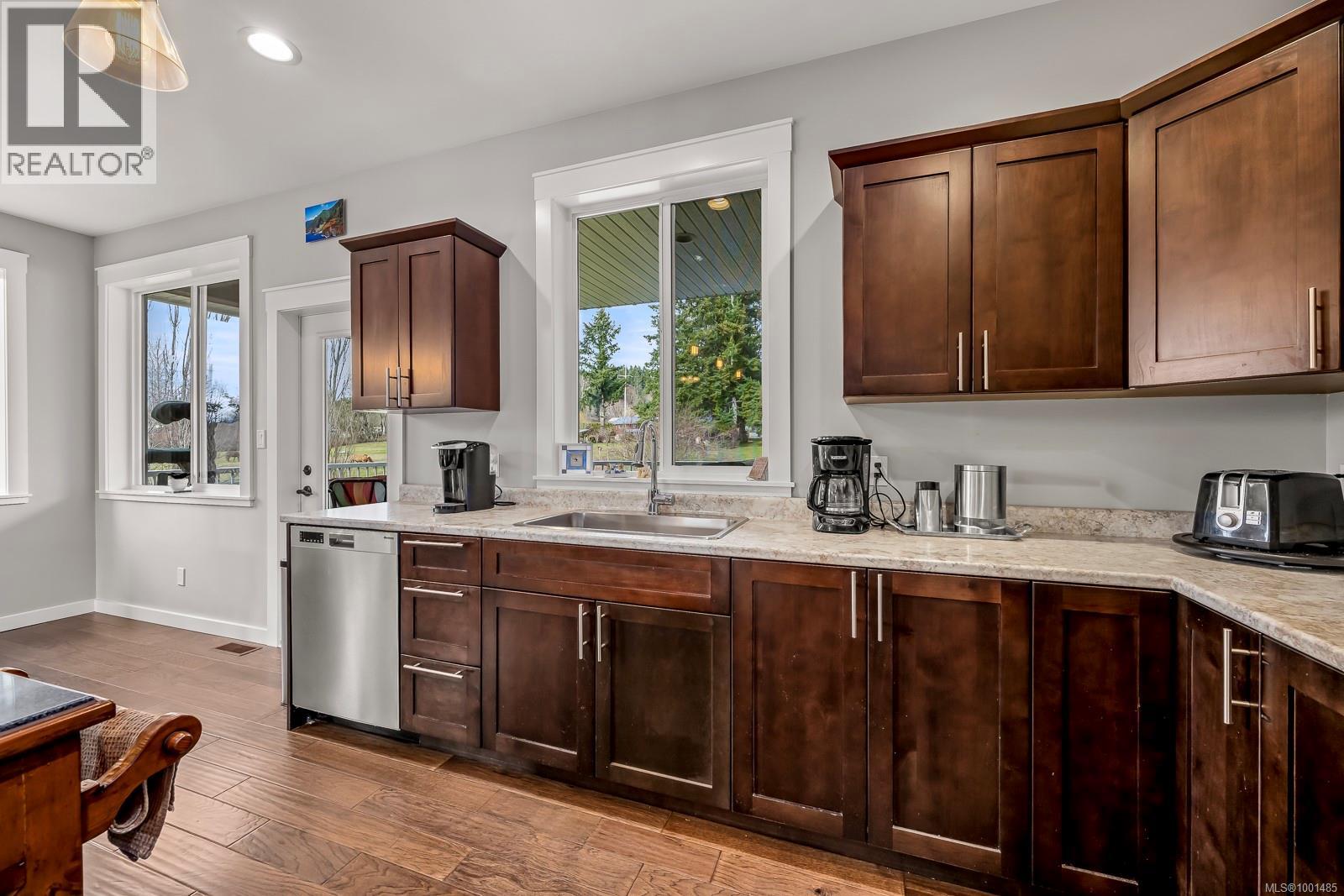 Photo 14 of 4754 Headquarters Rd, Courtenay BC