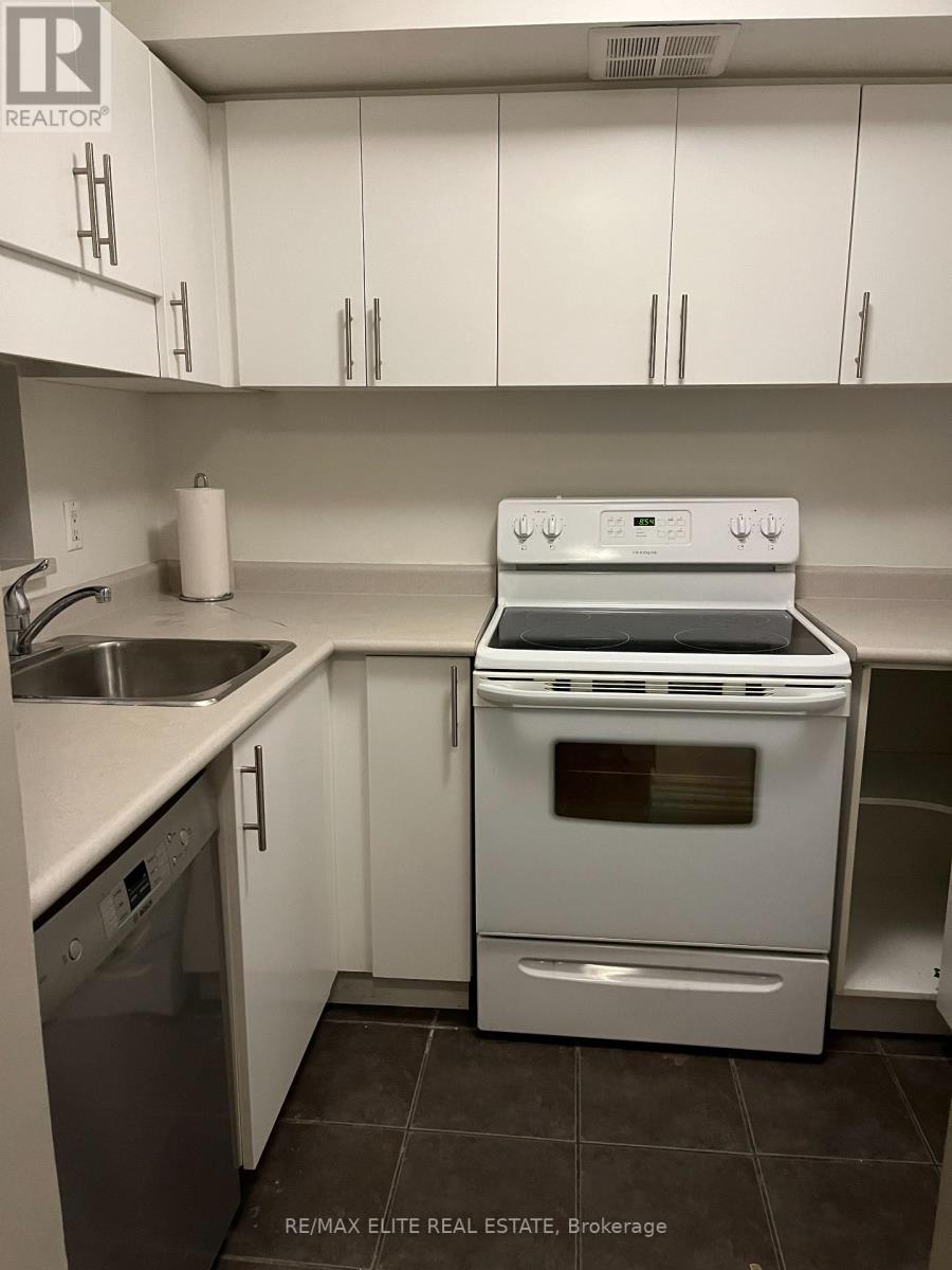 Photo 10 of 612 92 King Street E, Toronto ON