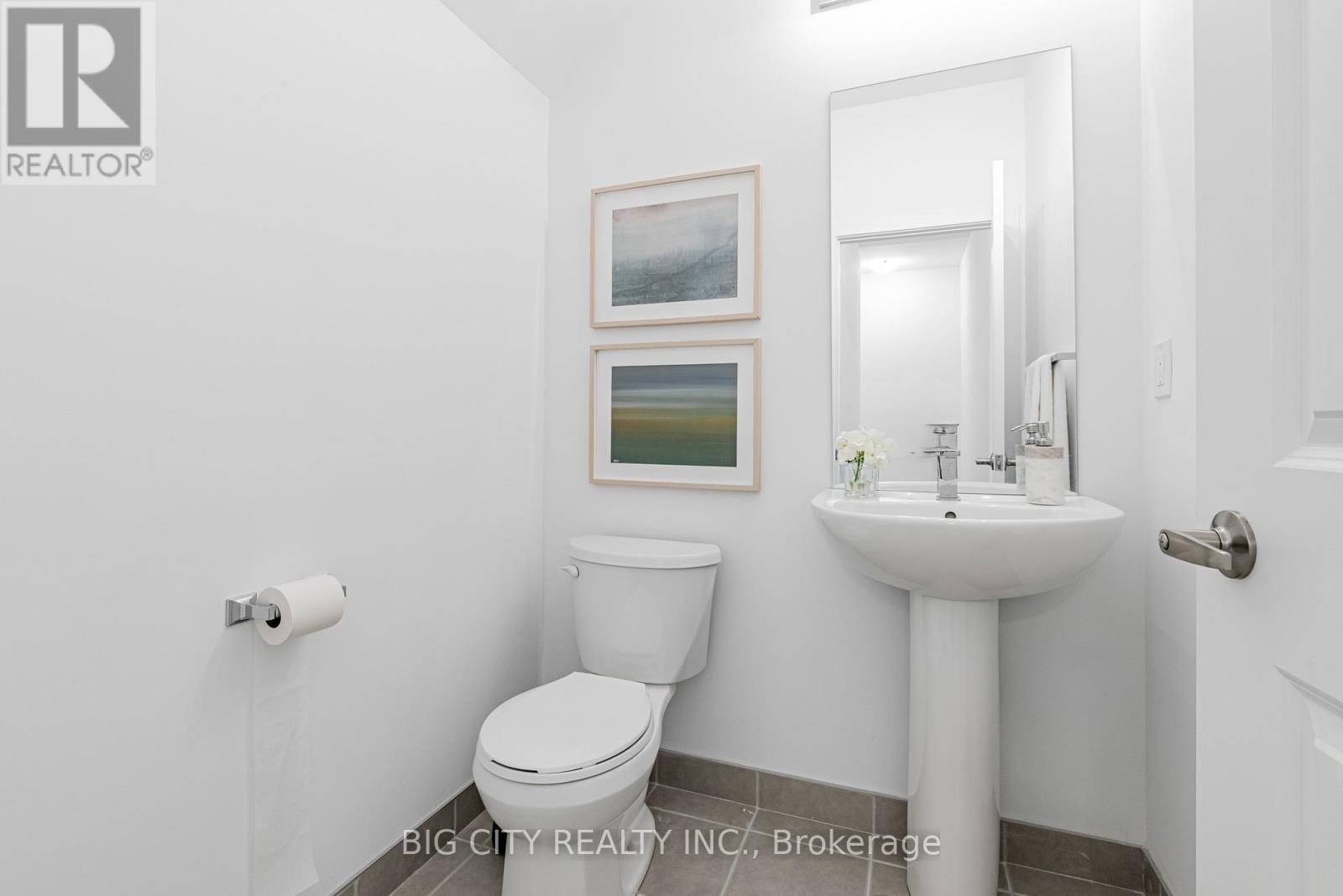 Photo 14 of 27 Canton Lane, Whitchurchstouffville ON