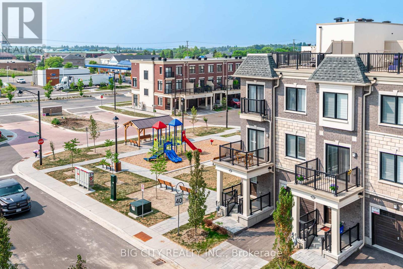 Photo 20 of 27 Canton Lane, Whitchurchstouffville ON